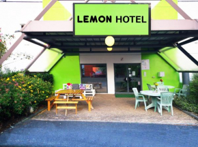 Отель Lemon Hotel Ch Futuroscope  Шательро